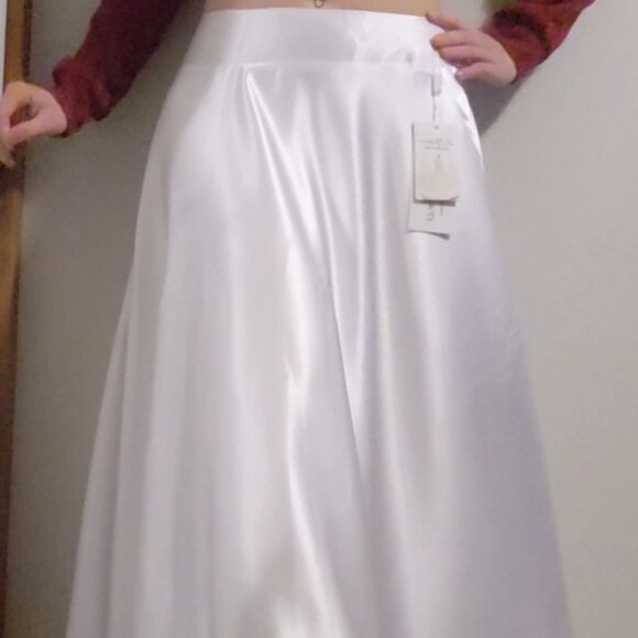 High Waist A-Line Satin White Skirt - Picture 2 of 11